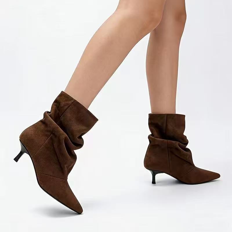 VAYRO – Elegant Suede Ankle Boots