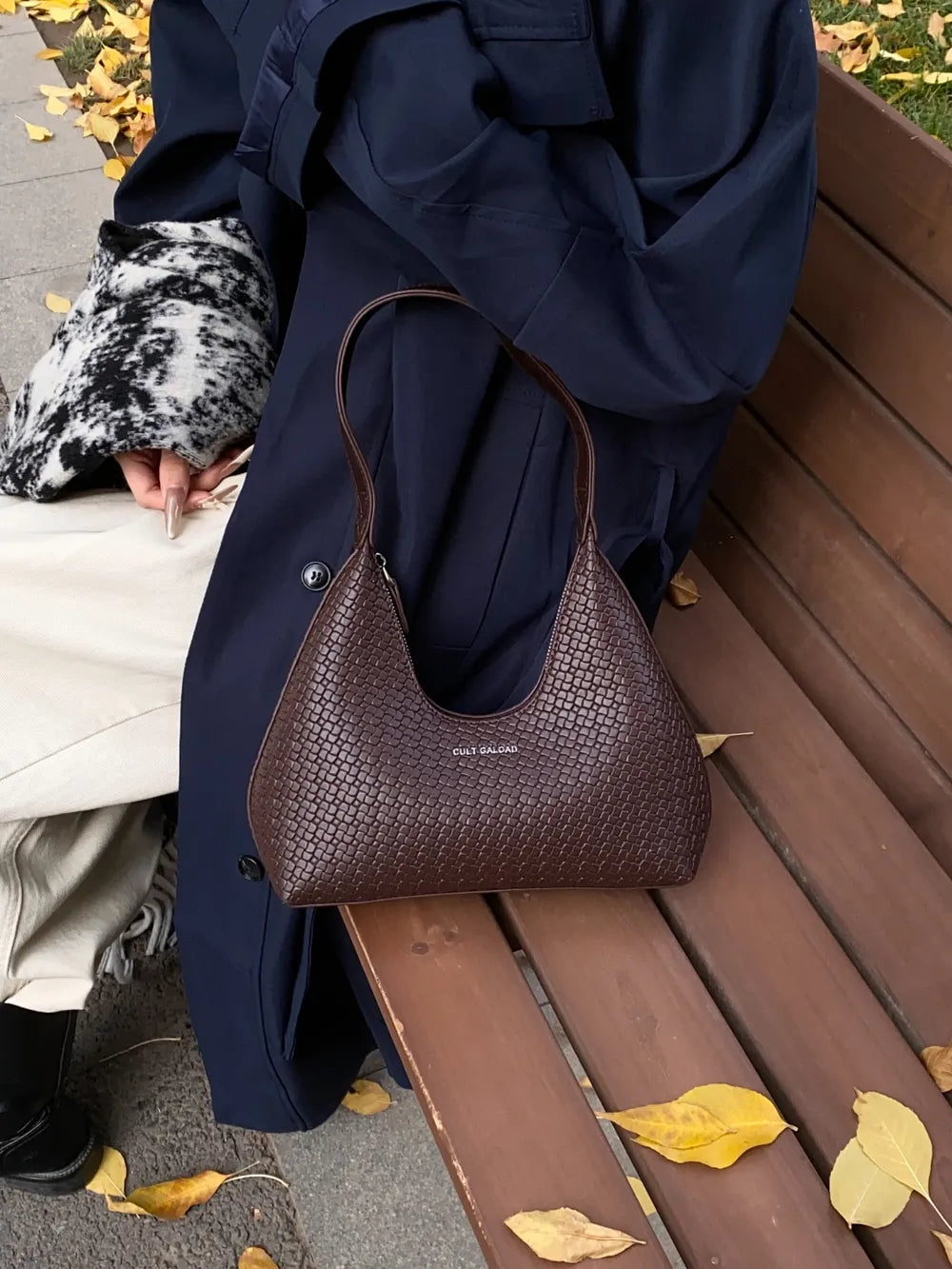 VAYRO Solé Woven Shoulder Bag
