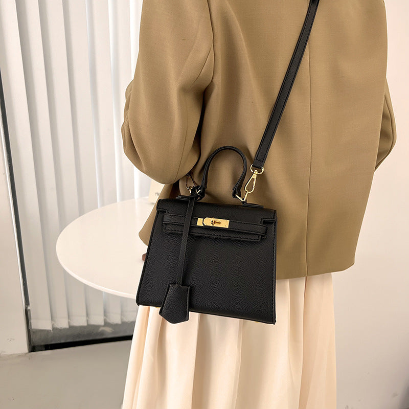 VAYRO – The Kelly Bag