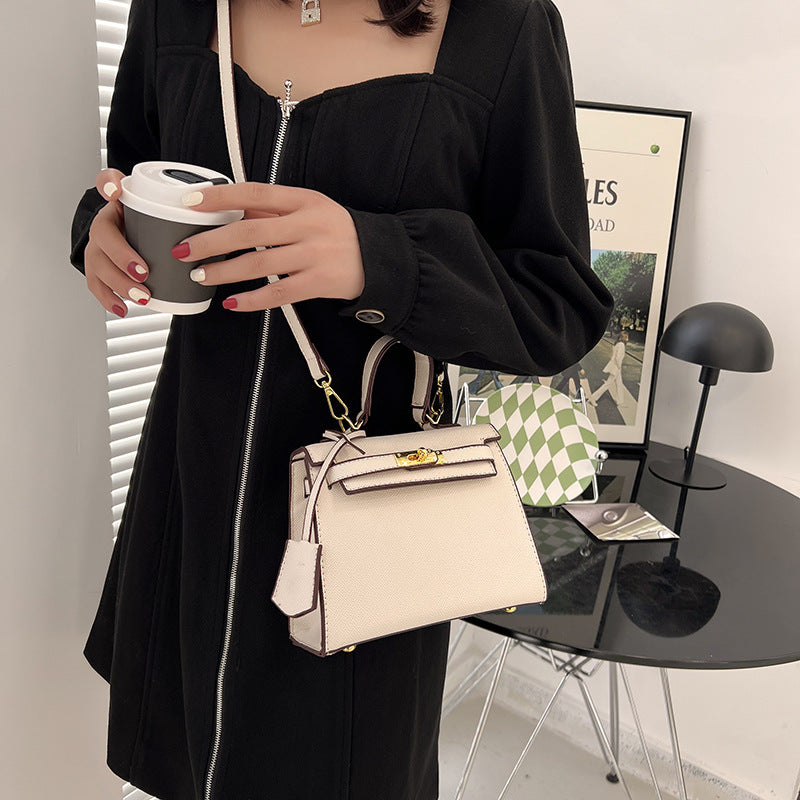 VAYRO – The Kelly Bag