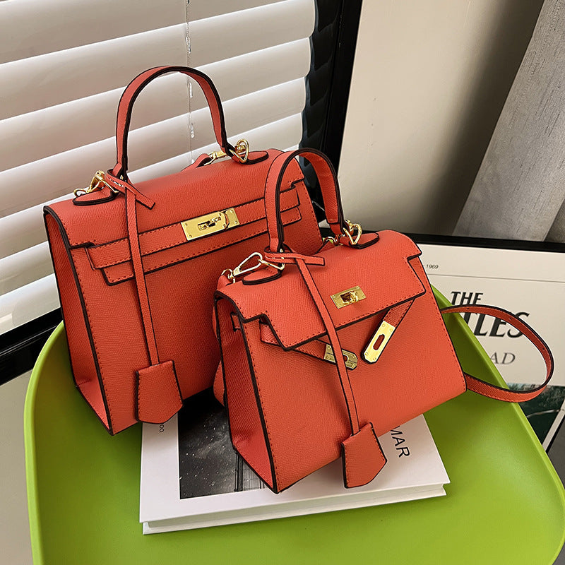 VAYRO – The Kelly Bag