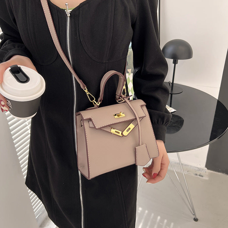 VAYRO – The Kelly Bag