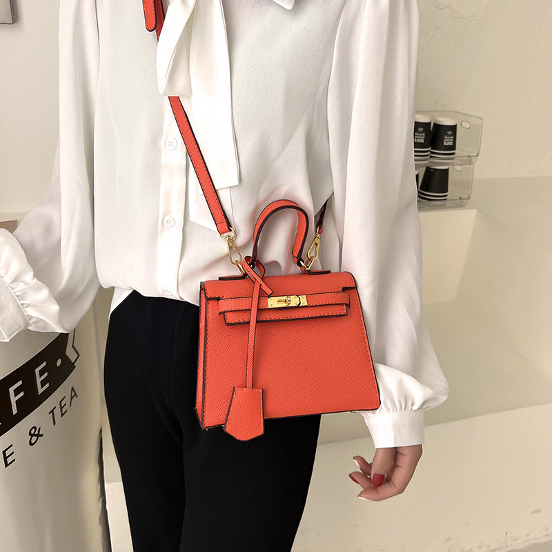 VAYRO – The Kelly Bag